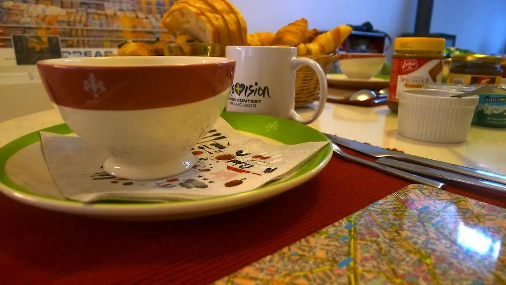 B&B Home & The City Brussels Bed & Breakfast